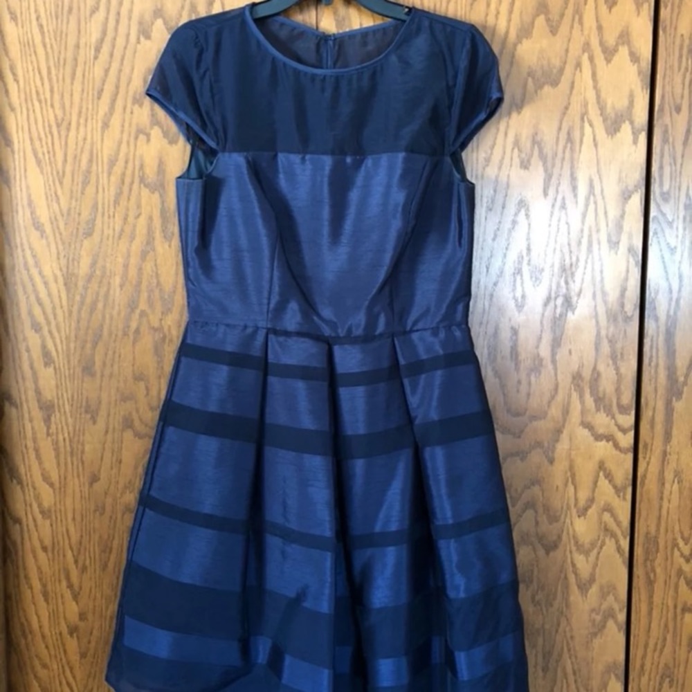 Taylor Navy Blue Size 8
